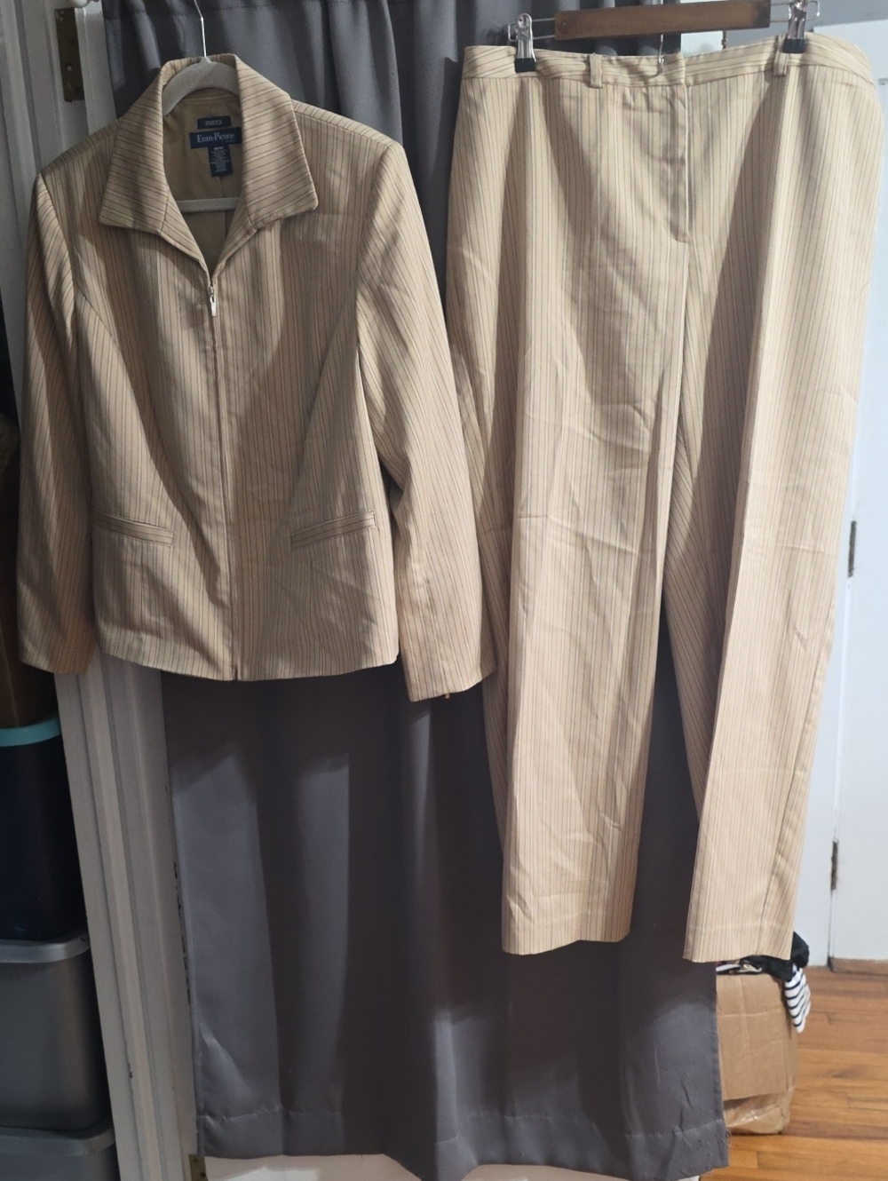 Evan Picone Woman 2 Pc Pant Suit Tan/Black Stripes Blazer Zips Elastic Waist 16W